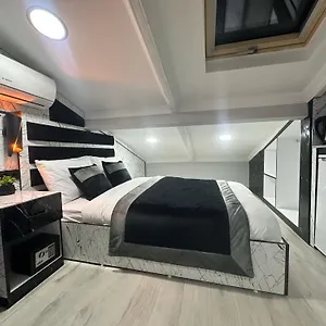 Taksim Larissa Апарт-отель
