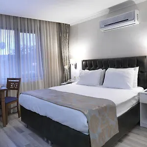 Otel Monarch, İstanbul